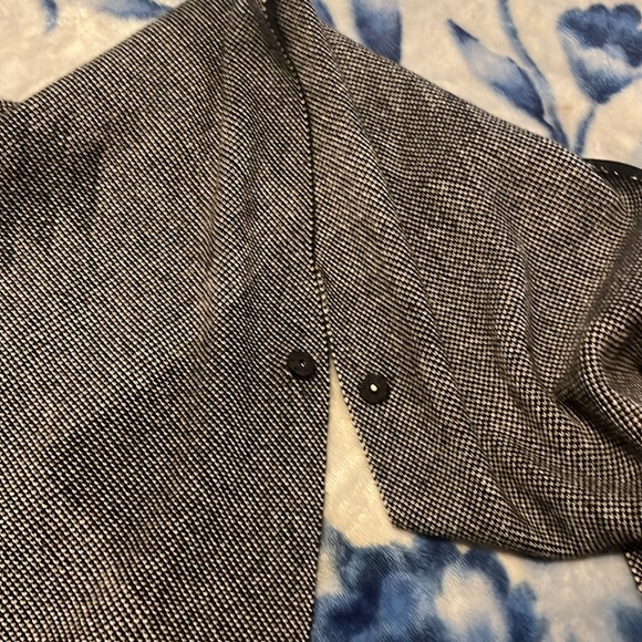 Neiman  Marcus the cashmere collection southwestern modern poncho - Picture 14 of 14